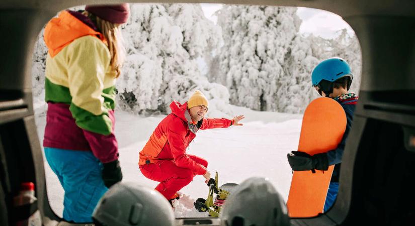 Kezdők nagy dilemmája: sí vagy snowboard – felszerelés, tudásszint, tippek egy helyen