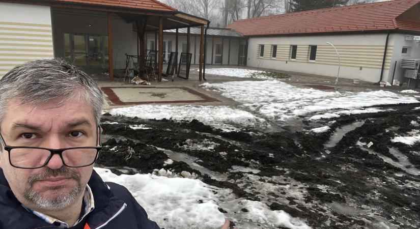 Hadházy: Csak akkor jön ki a mini bölcsőde ára, ha a gyerekek vécéje aranyból készül