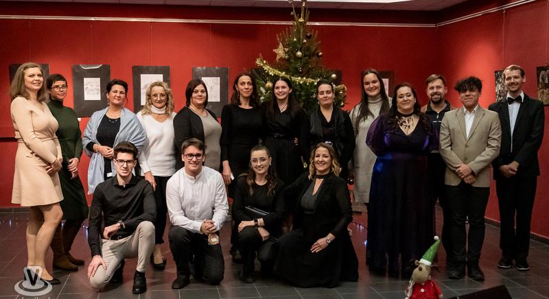 Ünnepi varázs a Móritz Galériában – A Vasi Zenei Műhely évzáró koncertje a celldömölki művelődési központban