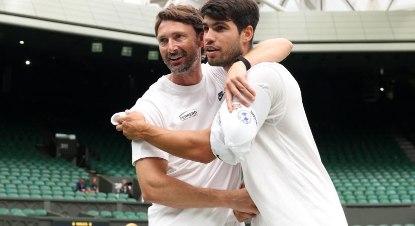 Bombameglepetés: Alcaraz szakított a sikeredzőjével