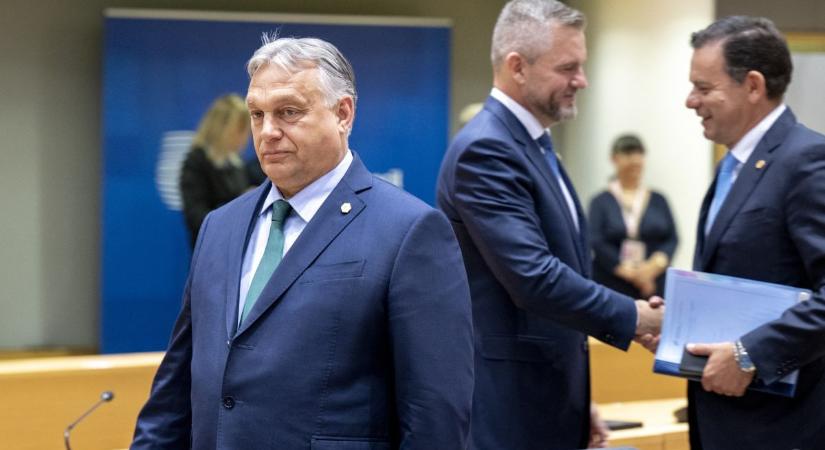 Nem üres kézzel érkezett Orbán Viktor Brüsszelbe: itt vannak a Nemzeti Konzultáció eredményei (VIDEÓ)