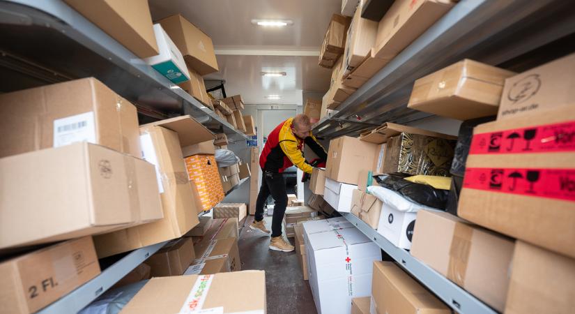 Megelégelte a csomaghelyzetet a kormány, átfogó ellenőrzés indult a futárszolgálatoknál