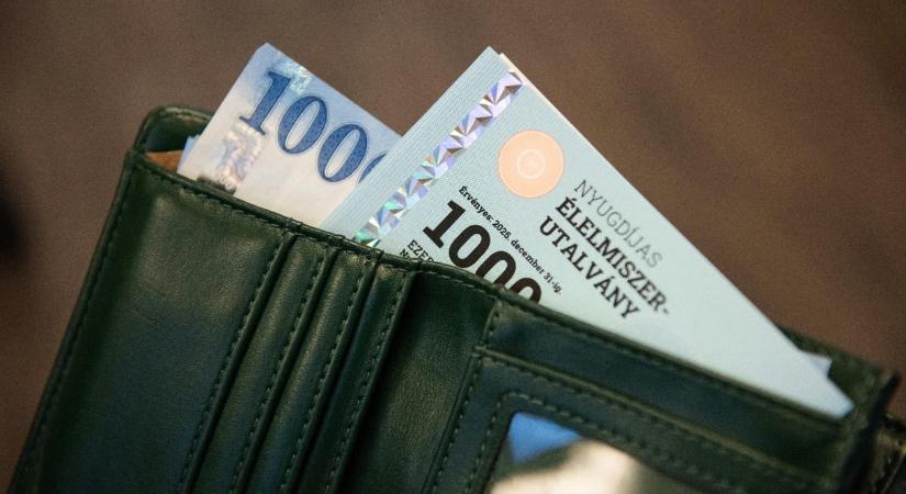 A kormány mulasztása miatt csúszhattak le többen a nyugdíjas élelmiszer-utalványról, a TASZ közérdekű bejelentést adott be