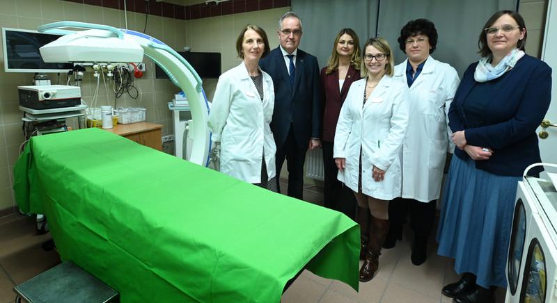 Csúcstechnológiás röntgenberendezés érkezett a debreceni klinikára