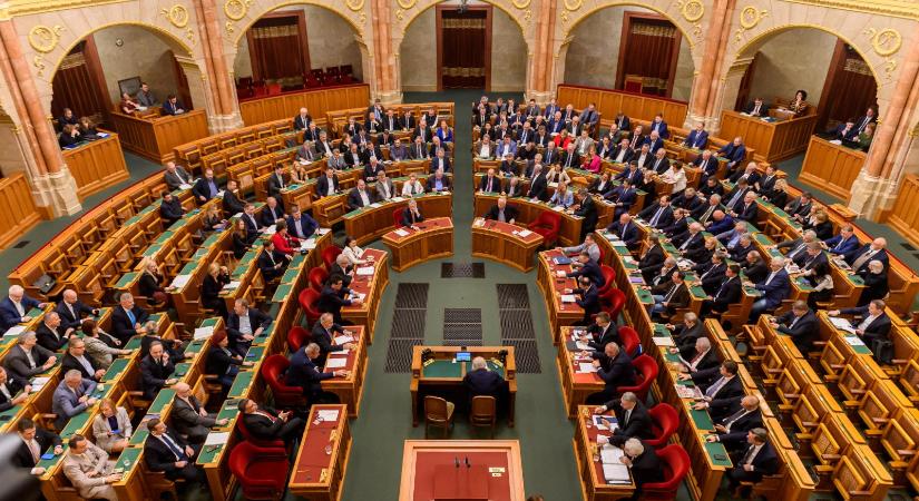 „A cél a botrány” – A Fidesz átvitte a parlamenten a Budapest segélyhiteléről szóló javaslatot