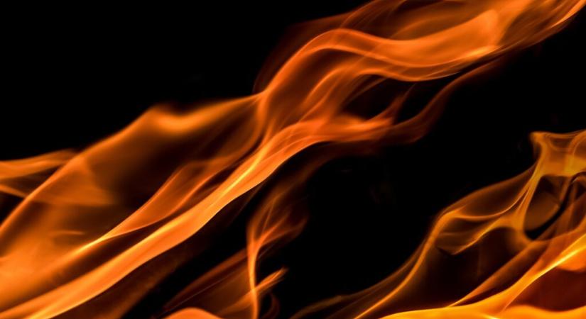 Ismét felgyújtottak egy autót, ezúttal a fővárosban