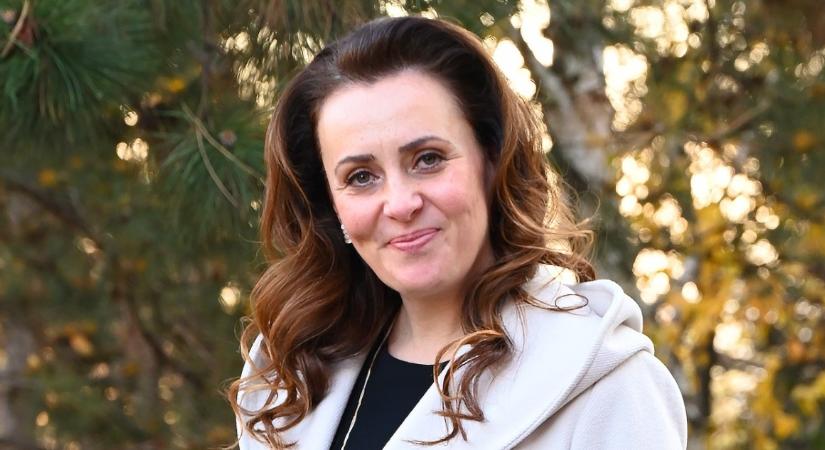 Különleges képet osztott meg Csézy – Ő és kislánya Plácido Domingoval találkozott