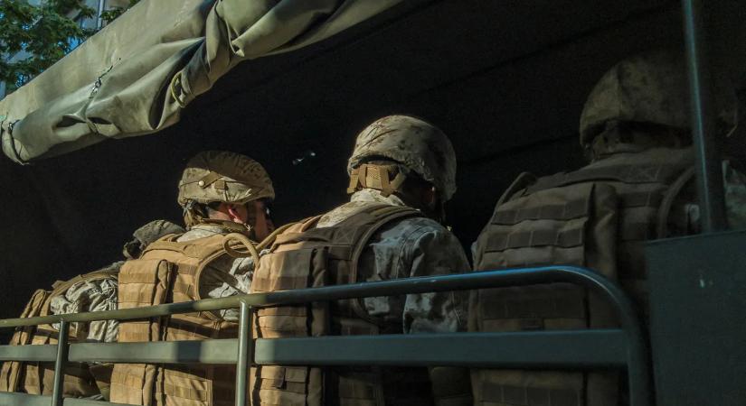 Már a brit vezérkari főnök is háborúval riogat