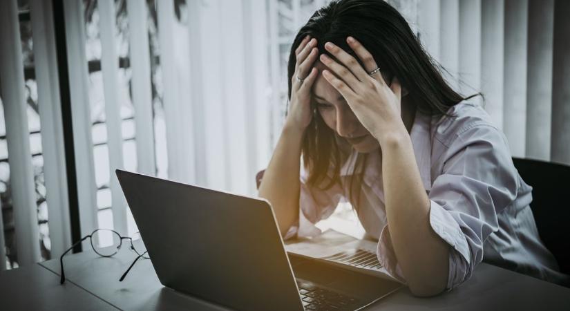 Álprofil mögé bújva, nem létező termékekkel csalt ki közel 900 ezer forintot áldozataiból