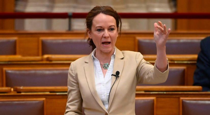 Országgyűlés: debreceni öngyilkossági kísérleteket emlegettek