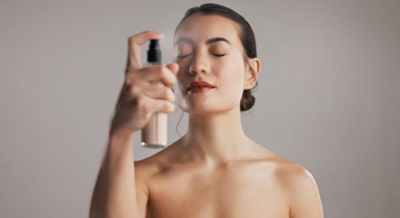 Glass Skin lépésről lépésre: így sminkelj, hogy ragyogó babának tűnj