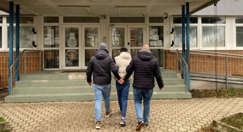 Kiderült, ki a gyöngyösi parkolók csendes réme - ezt a 21 éves srácot gyűlöli most a környék