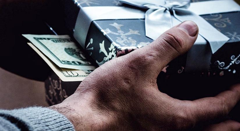 Pénzes boríték helyett keserű szájíz: sok a dühös munkavállaló