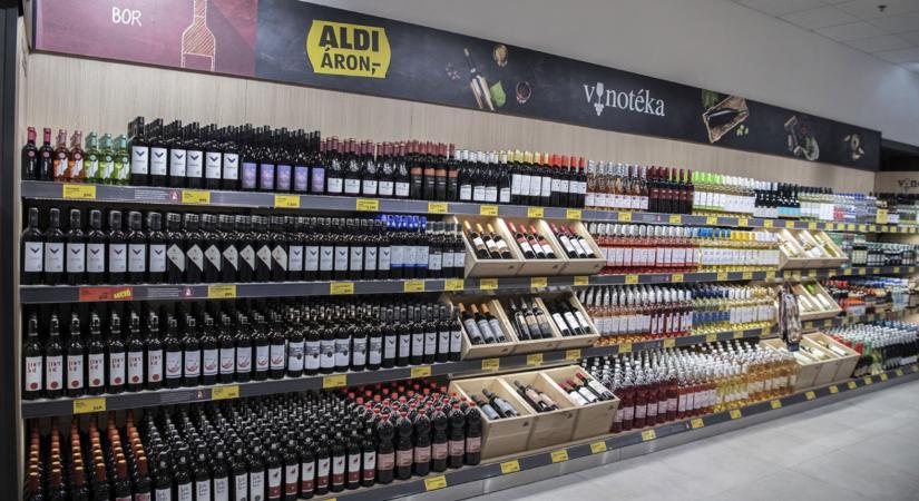 399 forintos kenyérlángos, 450 forintos forralt bor: saját belvárosi karácsonyi vásárt nyit az ALDI