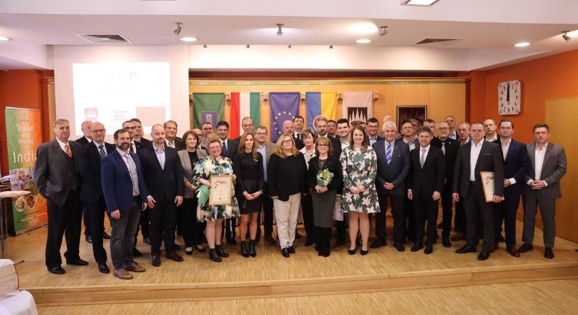 Komoly, jó hírt jelentettek be a baranyai Top 100 gála ünnepségén (Galéria, Videó)