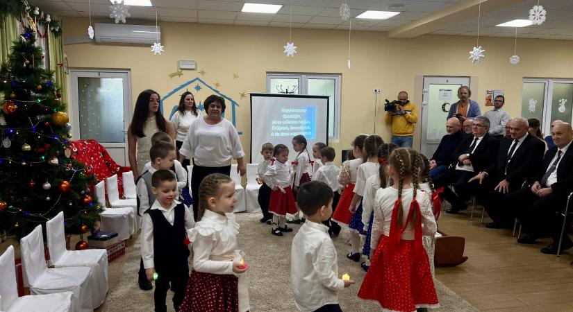 Figyelem és támogatás Kárpátalján – református küldöttség a Tündérkert Óvodában