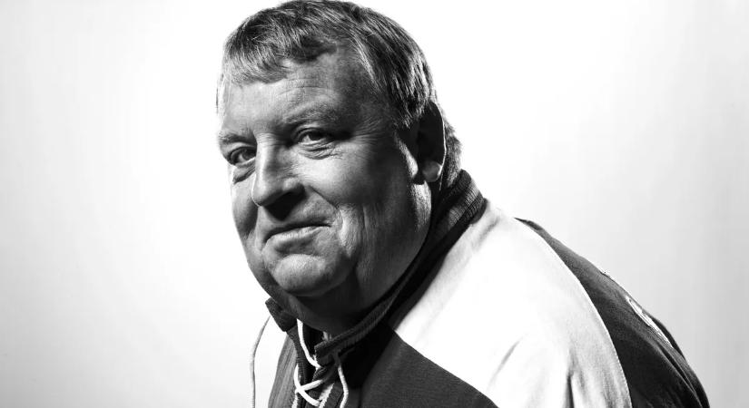 Meghalt a világbajnok hokilegenda