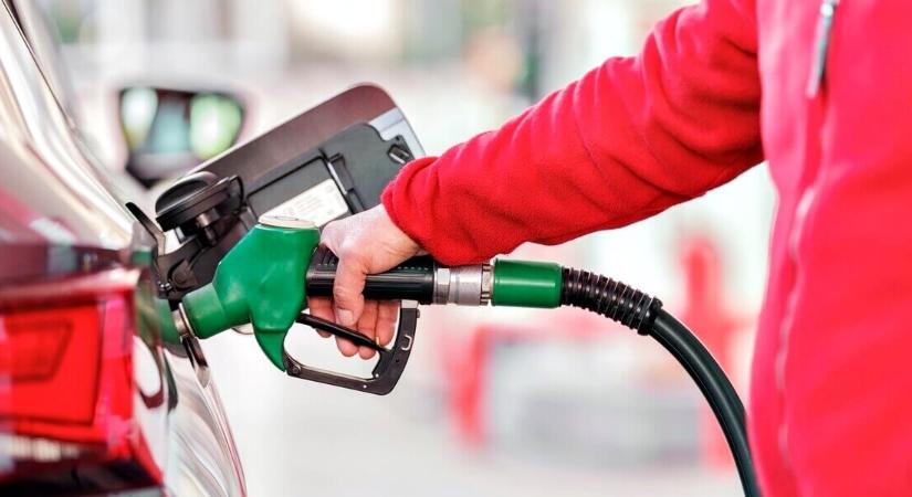 Ennyiért tankolunk karácsony előtt: fontos bejelentés érkezett a benzin és a gázolaj áráról