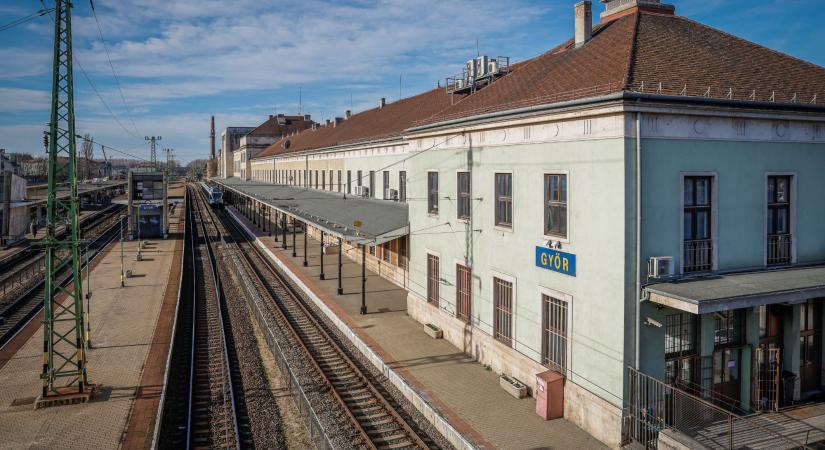Fennakadás a győri vasútvonalon