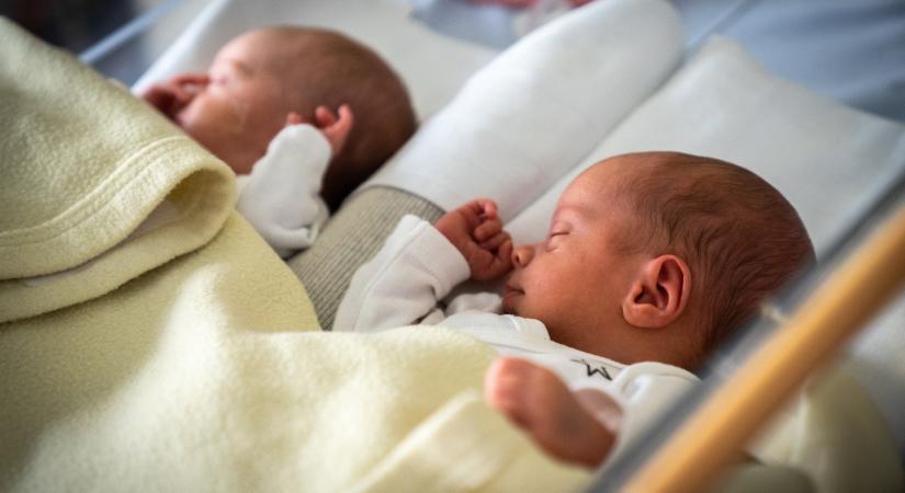 Medián: kicsit még a gyerekvállalási kedvet is növelné, ha a Tisza nyerné a választást