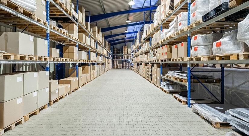 Ellenőrzi a csomagküldő cégeket a kormány