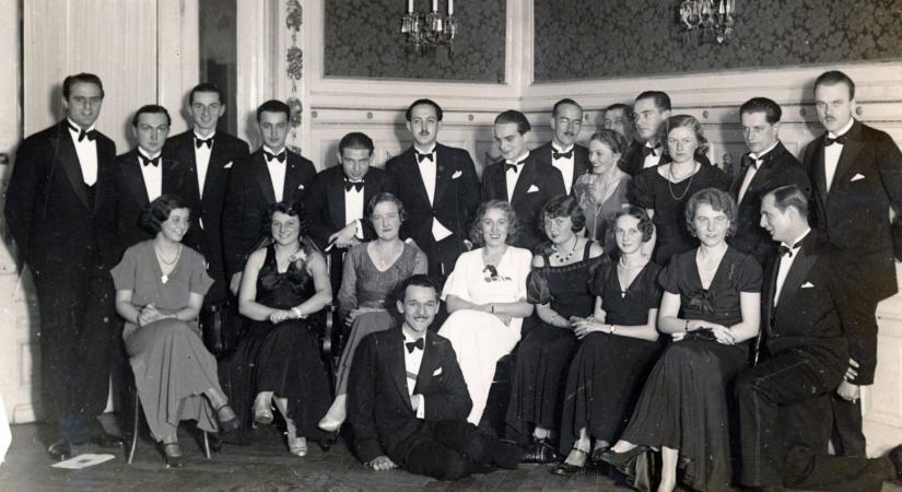 Vásárhely Anno: ma 120 éve, táncos estéllyel nyílt meg a Fekete Sas