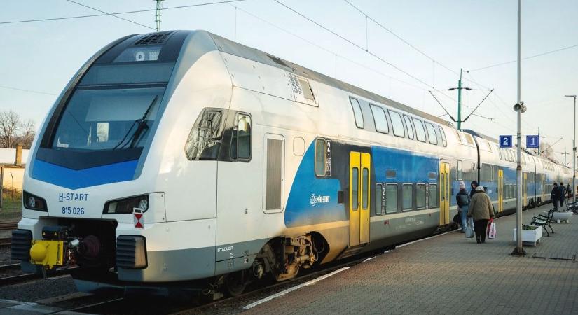 Tragédiák egymás után, fekete vonalon járnak a hevesi vonatok