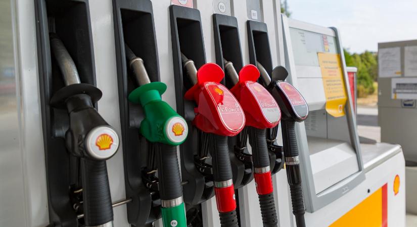 Kibabrált a talajvíz a Shell-lel, ezért tankoltak többen vizet egyik töltőállomásukon