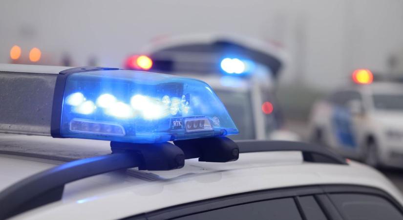 Karambolozott két autó a zalai településen, forgalmi akadály az úton!