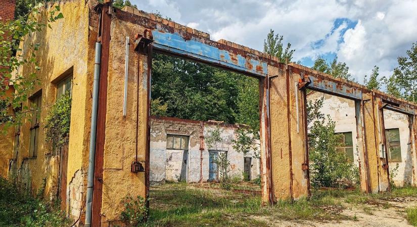Szomorú, szívsajdító fotókon az elhagyatott veszprémi bányarom