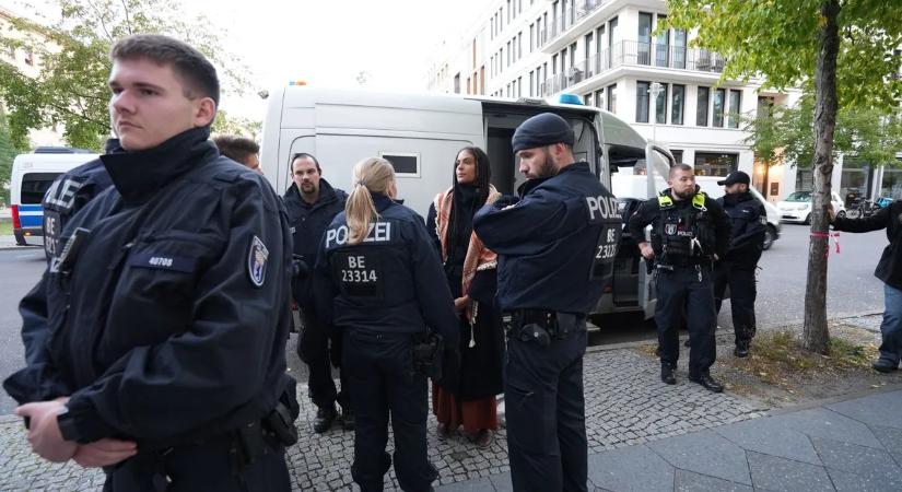 Bandaháború tört ki Berlinben. Afrikaiak, csecsenek és arabok harcolnak egymással