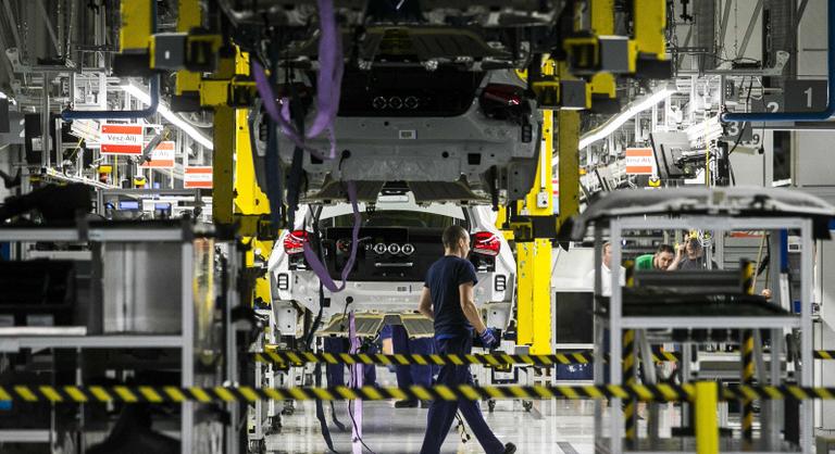 Csökkentett kapacitással működik a kecskeméti Mercedes-gyár januártól