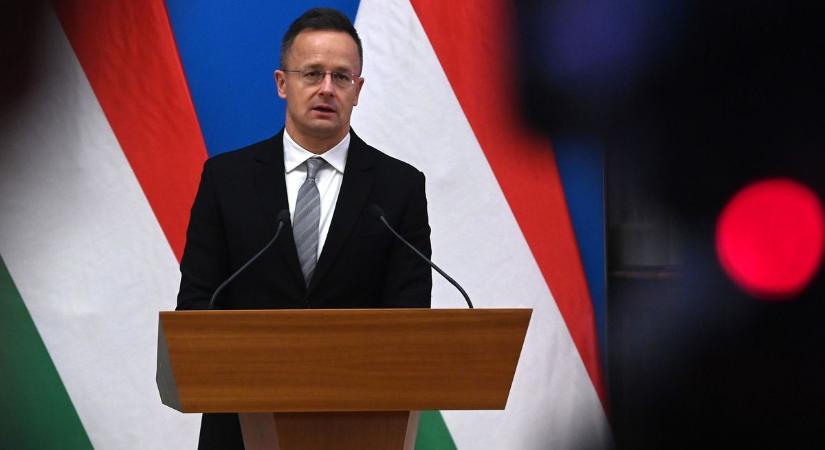 Szijjártó: a világnak a békés fejlődés és önmaga pusztulása között kell választania