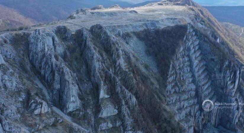 Biztonságosabbá tennék a Bélkő-hegy tetejét