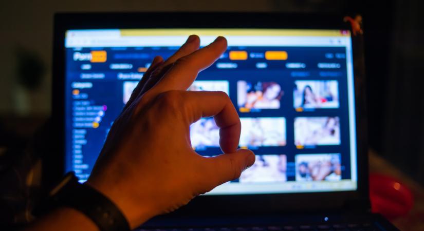 200 millió pornófüggő adatai szivárogtak ki