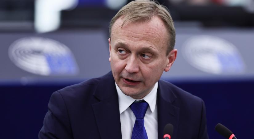 Uniós biztos fenyegette meg Magyarországot