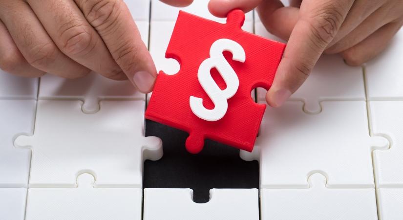 Kúriai döntés a közérthetőség követelményéről az adóhatóság ügyfelekkel való kapcsolattartásánál