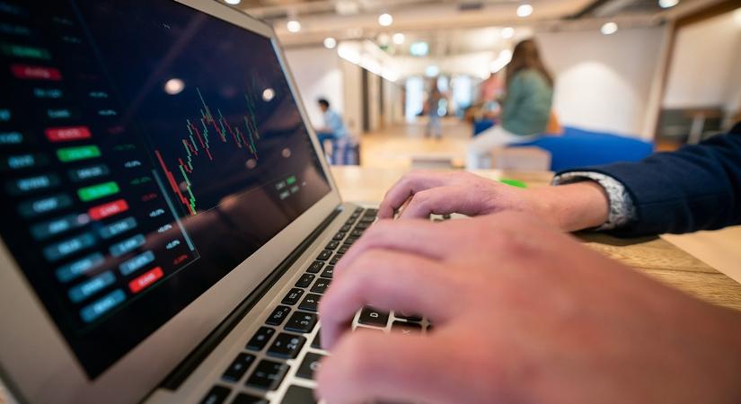 Vörösbe borult a BÉT: esett a BUX, megütötték az OTP-t és a Richtert