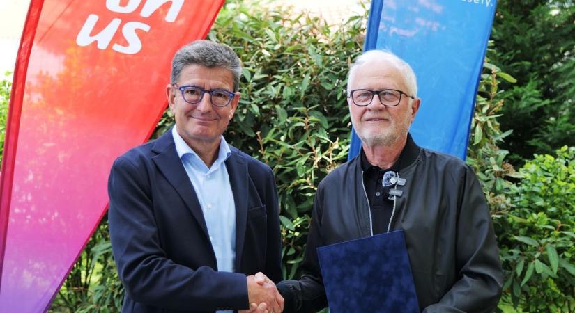 Szeretetéhség és szakmai felelősség: harminc éve a bajbajutottakat szolgálják