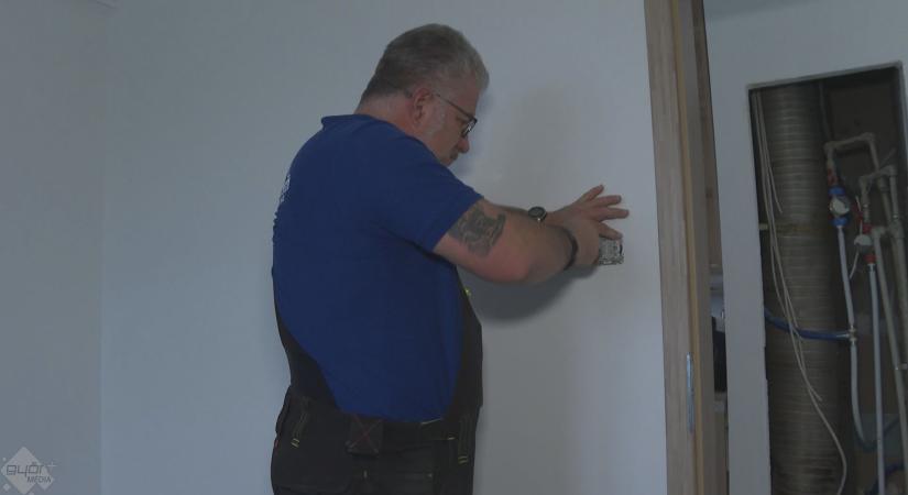 Már felújított otthonukban karácsonyozhatnak