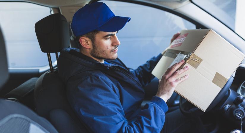 Csomagküldési panaszok: már a GVH is vizsgálódik