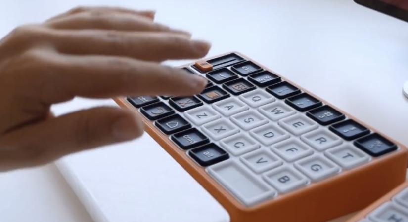 Remeg a billentyűzet, hogy a Parkinson-kóros felhasználónak is legyen sikerélménye