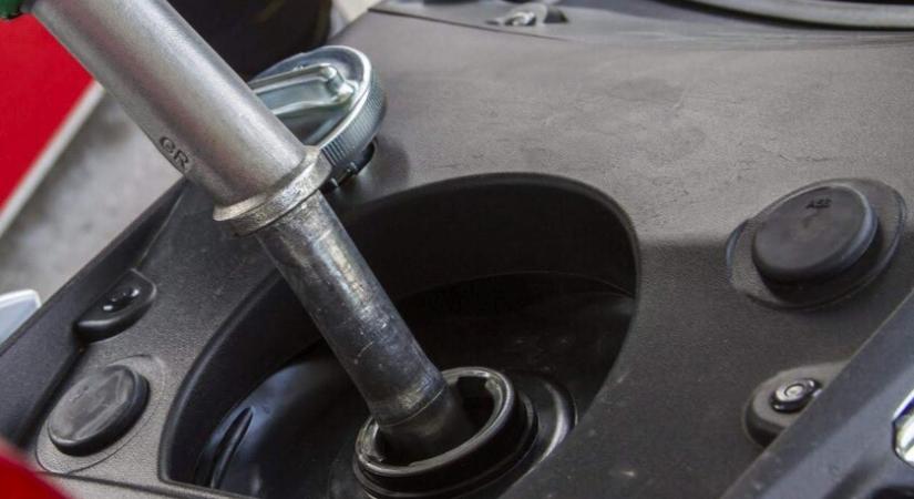 Mit (ne) tegyél, ha tankolás után hibásodik meg a motor? - Benzin helyett víz?