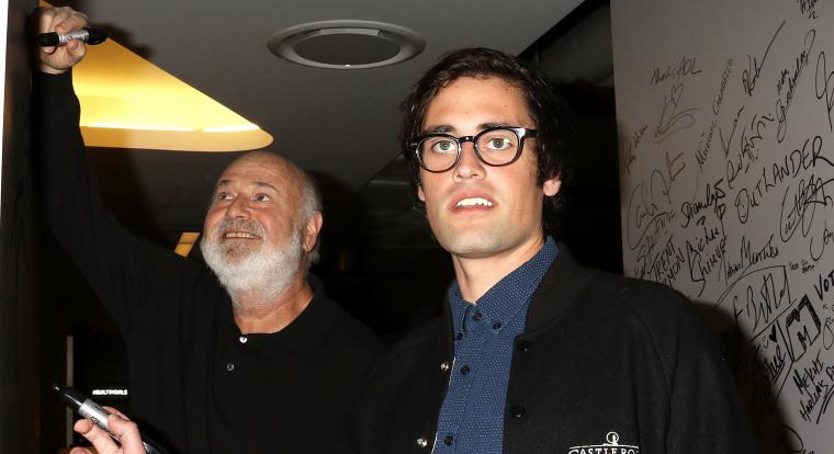 Vádat emeltek Nick Reiner ellen szülei meggyilkolásának ügyében