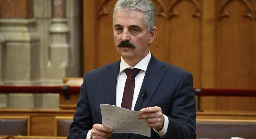 Tessely Zoltán: Nem én meg a Fidesz többi képviselője bántalmazza a gyerekeket – Videó!