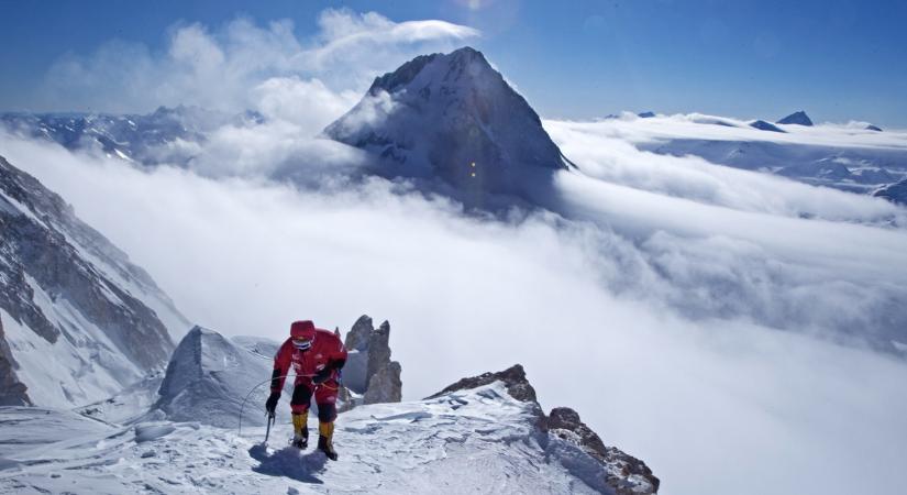 A világ egyik leghíresebb hegymászója 5000 méteren kapott szívinfarktust