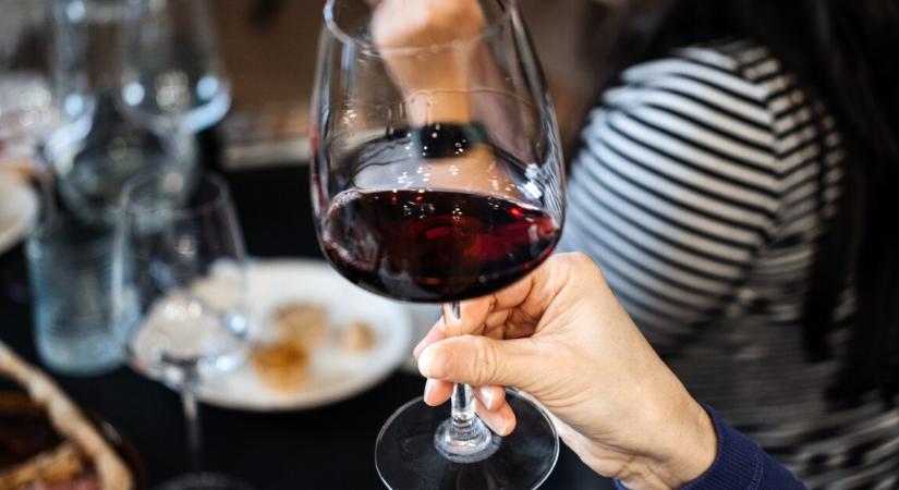 Nem elég a feleségnek a havi 329 ezer forint zsebpénz szórakozásra