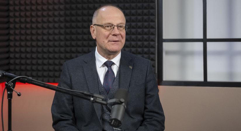 Még mindig nem beszél egymással Navracsics Tibor és Lázár János