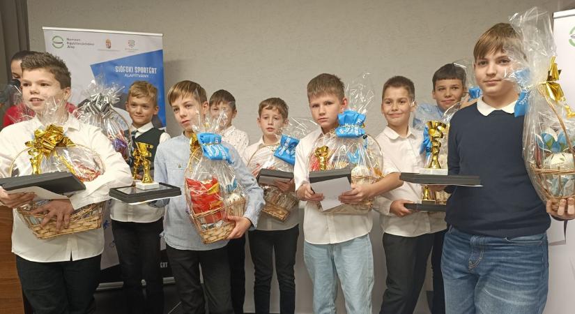 Gálán díjazta a fiatal sportolókat a Siófoki Sportért Alapítvány