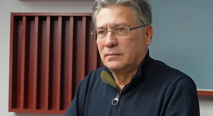 "Enyhén szólva döbbenetes, hogy Orbán, a szuverenitás bajnoka, Putyintól kér engedélyt"